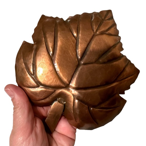 Maple Leaf Nut & Candy Dish - Picture 2 of 3